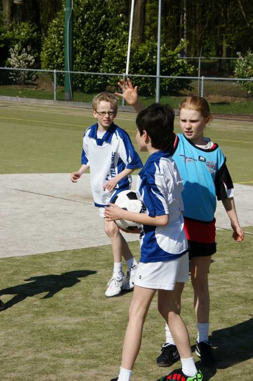 Korfbal E2  17 april 2010 -9.JPG